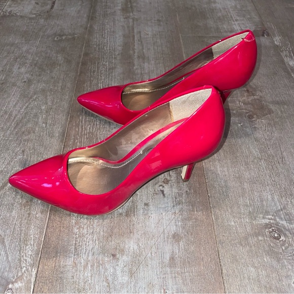 NWOT BCBG PARIS patent leather pumps - Picture 4 of 11
